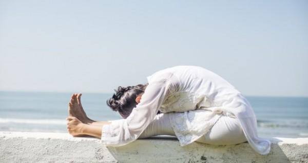 paschimottanasana