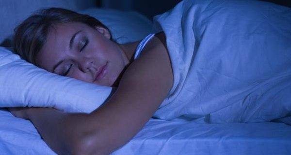 Switching off lights while sleeping aids in weight loss