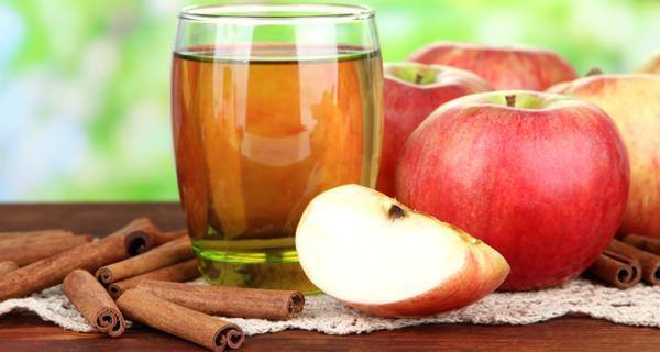 Apple-and-cinnamon-water