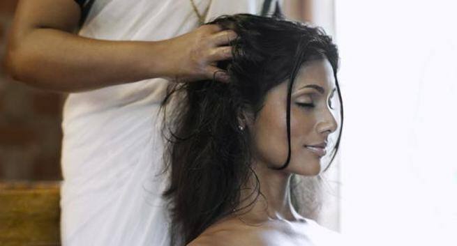 Oiling your hair