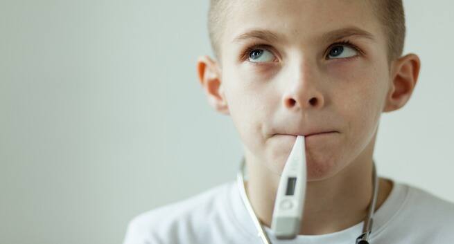 Digital oral thermometer