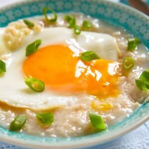 Healthy breakfast recipe - Oats with soft eggs Healthy breakfast recipe - Oats with soft eggs