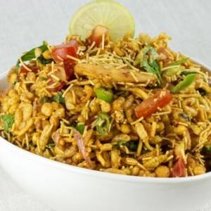 Healthy evening snack recipe: Oats and poha sukha bhel Healthy evening snack recipe: Oats and poha sukha bhel