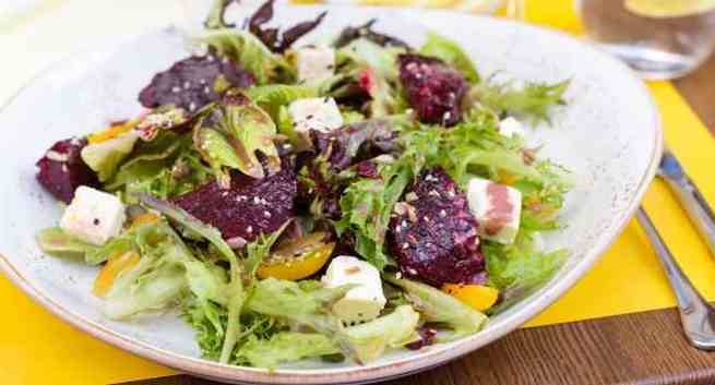 Beetroot-and-Spinach-Salad