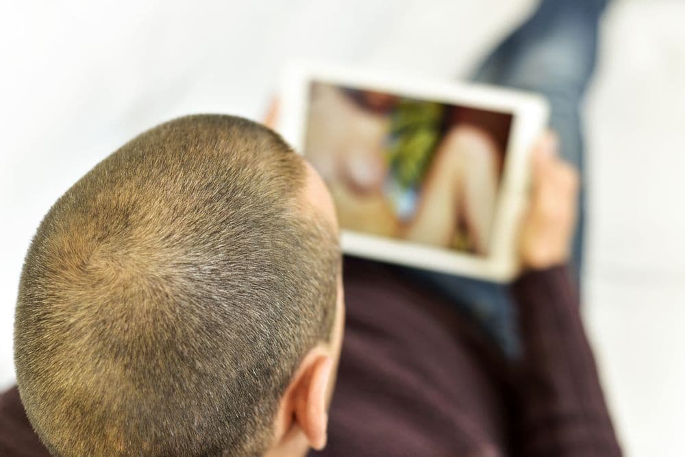 Watching porn may make men less satisfied in relationships Watching porn may make men less satisfied in relationships
