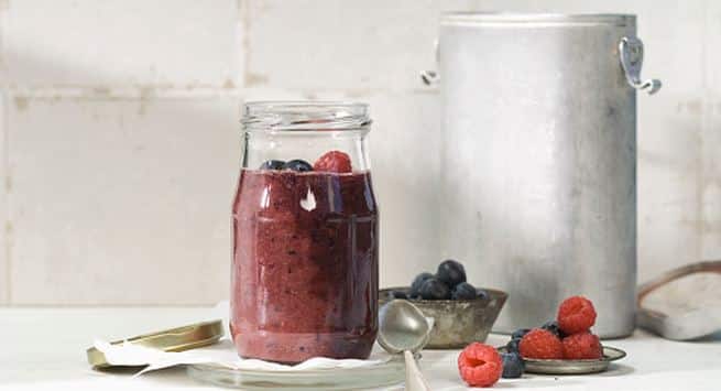 Blueberry, carrot and almond smoothie