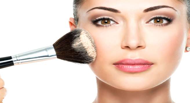 cleaning makeup brush