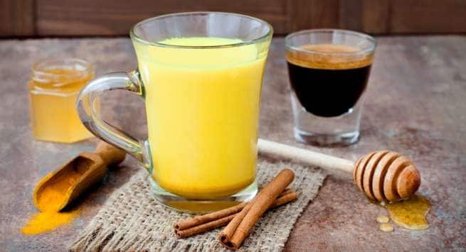 turmeric-milk Hindi