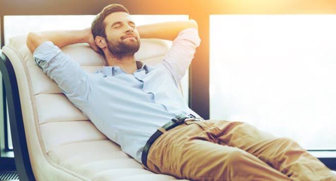 Relax Smartphone addiction can lead to pains