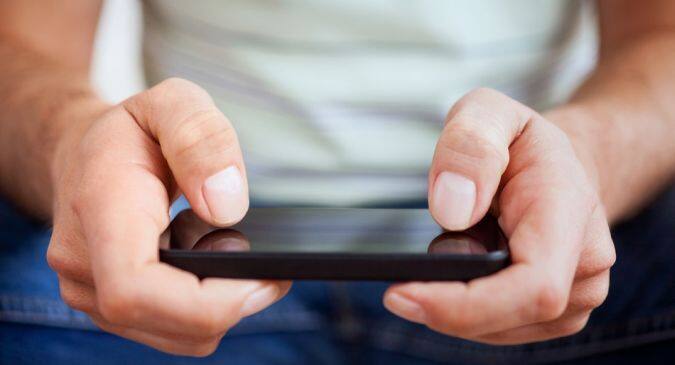Beware! Smartphones can make your teenager lonely and distressed Beware! Smartphones can make your teenager lonely and distressed