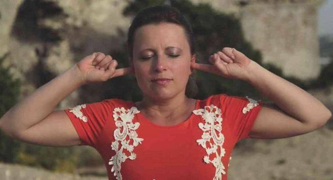 Brahmari-pranayama in hindi