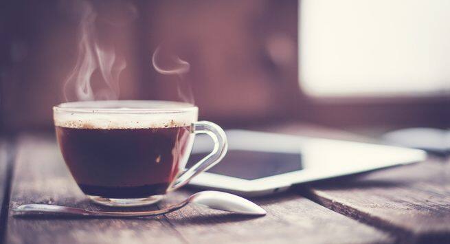 coffee-or-alcohol-just-before-bedtime-reason why you need to pee in the middle of the night