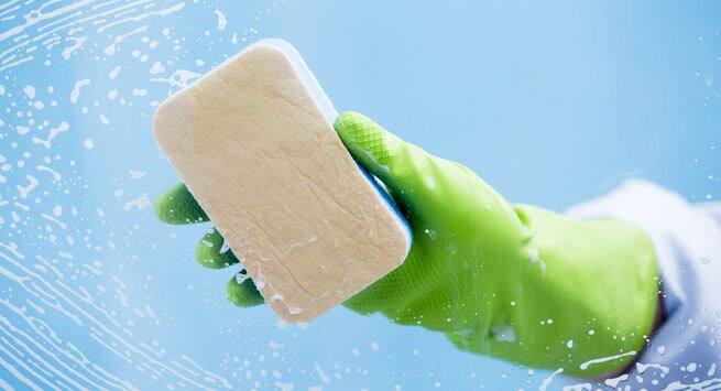 Cleaning window panes