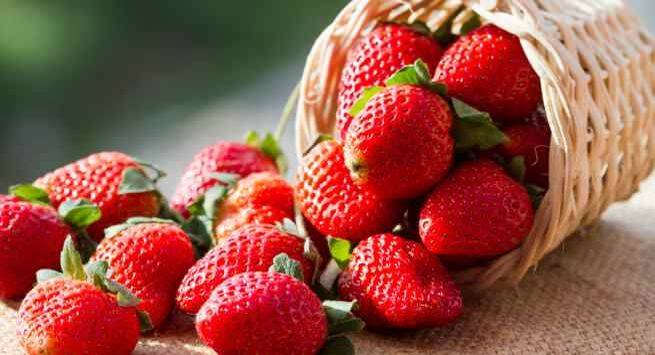 Strawberries (1)