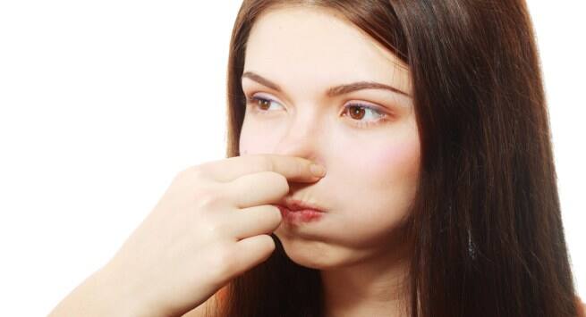od5 interesting ways to tell a person that they stink