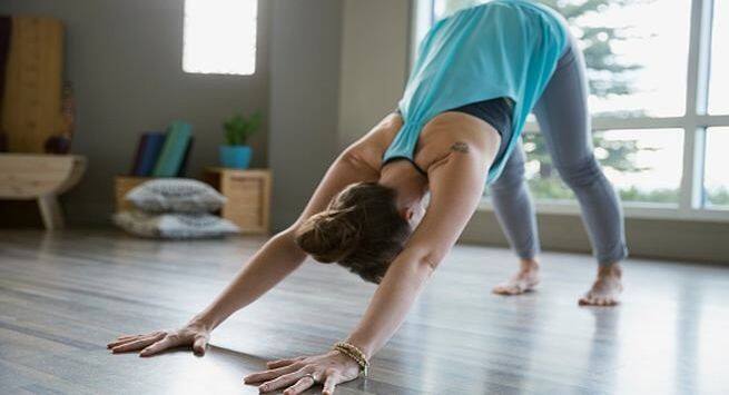 Adho-mukha-svanasana