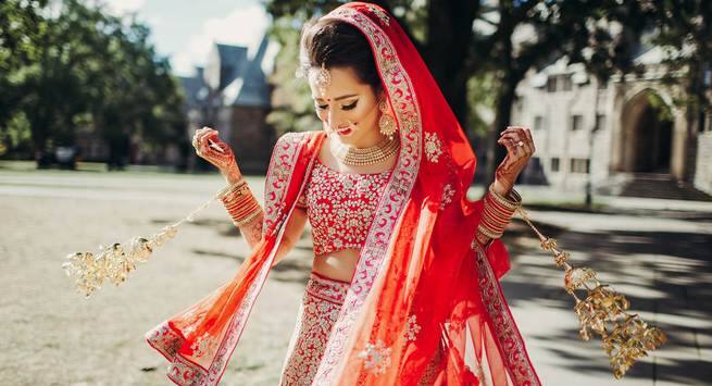 Beauty products you should carry at your wedding