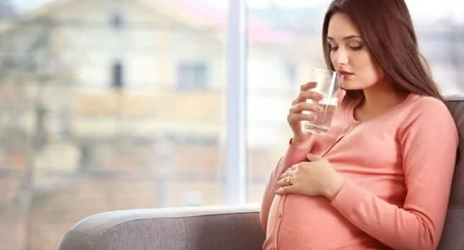 pregnancy-drink water-THS
