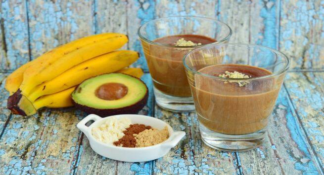 Fruit plus whey protein smoothie Hindi
