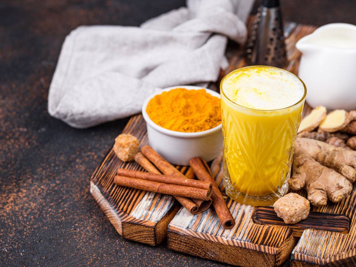 Turmeric And Black Pepper Milk At Night Top 7 Ayurvedic Health