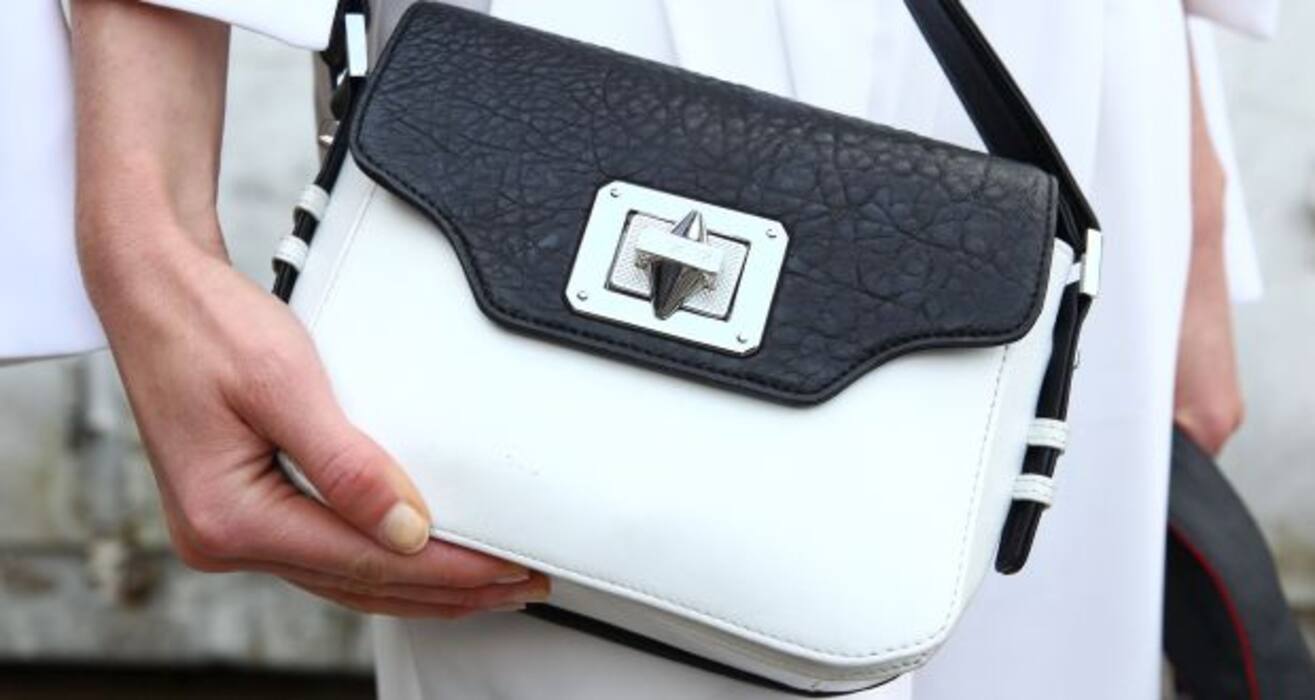 Summer special -- 10 must-haves in your purse (Gallery)