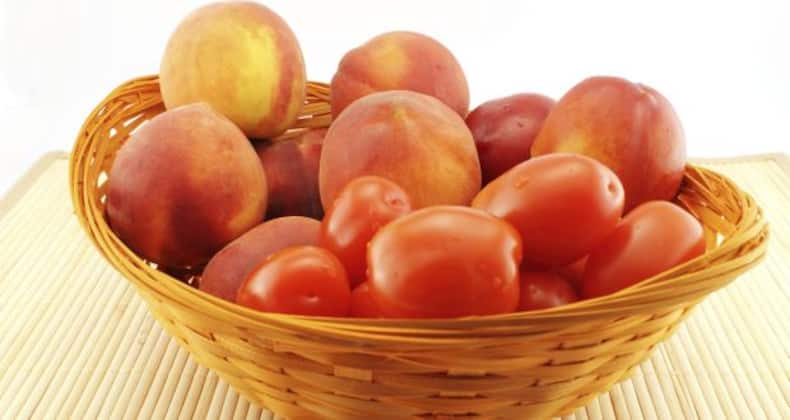 4 fruit face packs for glowing skin (Gallery)