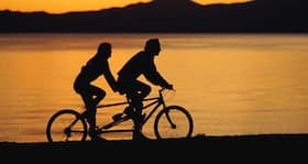 Couples who work out together lose weight better and strengthen their relationship