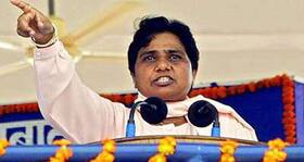 Mayawati Covid-19 Vaccine: उत्तर प्रदेश की पूर्व मुख्यमंत्री मायावती ने ली कोविड वैक्सीन