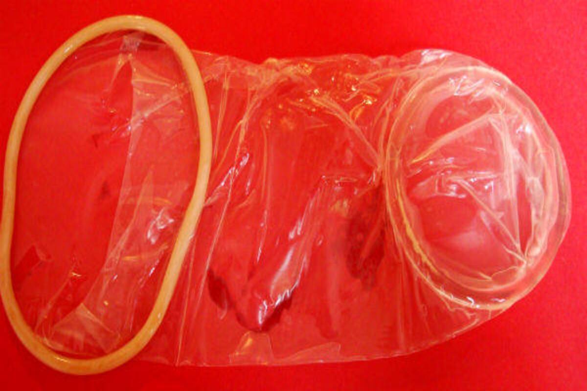 Female Condoms How To Use Them Thehealthsite Com