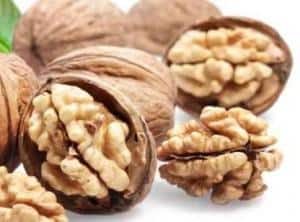 Walnuts may help cut risk of diabetes and heart disease