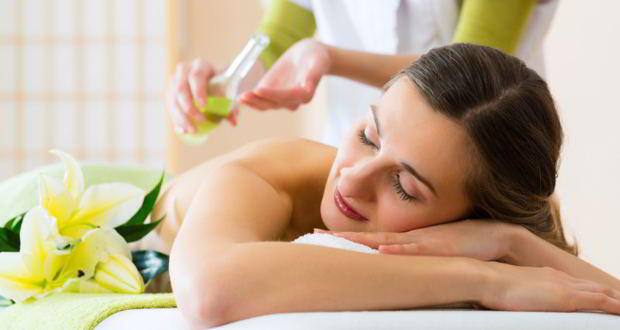 oil massage stretch marks