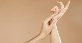 Follow these home remedies to lighten dark knuckles