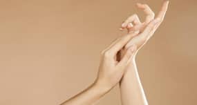 Follow these home remedies to lighten dark knuckles Follow these home remedies to lighten dark knuckles