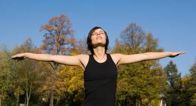 Tarasana -- try this yoga asana to strengthen your lungs