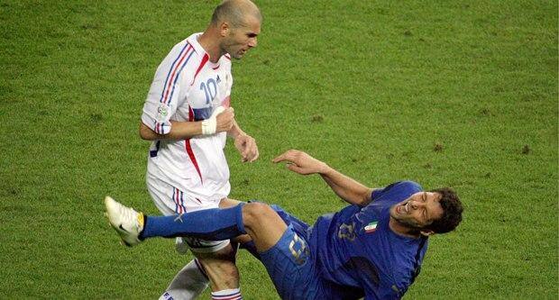 Zinedine-Zidanes-headbutt-014