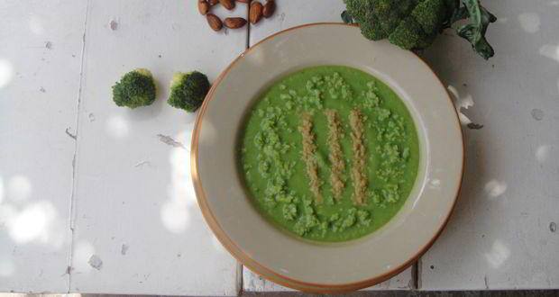 Broccoli Almond Soup
