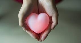 Man undergoes life-saving simultaneous liver and heart surgery, survives risky procedure