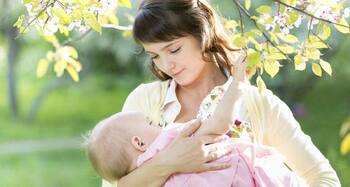 5 reasons why 'comfort suckling' is beneficial for mother and baby