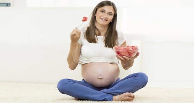 pregnant woman eating