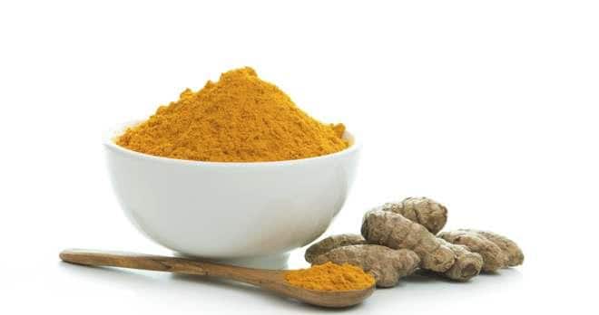 Get glowing skin with turmeric face mask
