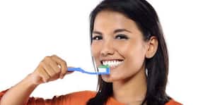 5 reasons to take bleeding gums seriously!