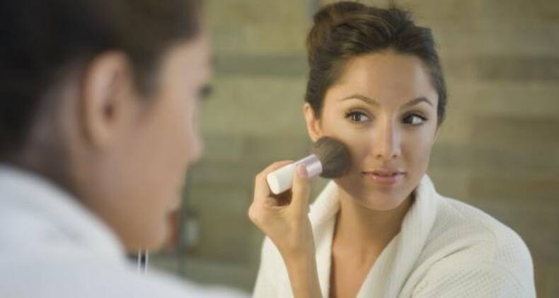 9 ways to ensure your make-up lasts longer