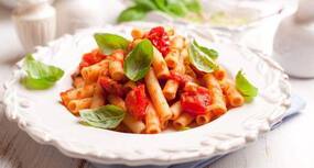 Pasta was a low-cal dish in the 1990s says Cindy Crawford