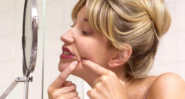 Why You Should Not Pop Pimples Thehealthsite Com