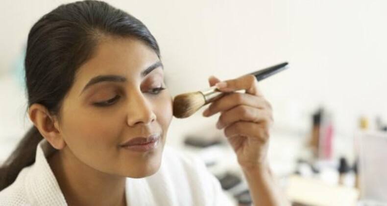 9 ways to ensure your make-up lasts longer