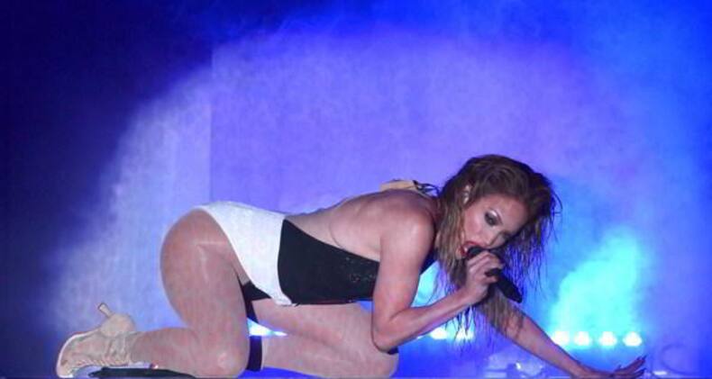 10 Hollywood and Bollywood women with the fittest butt