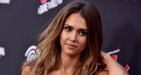 Watch Jessica Alba sweat it out in the gym