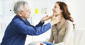 What to expect during a thyroid function test