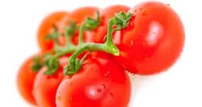 Eating tomatoes daily can reduce the risk of skin cancer by half in men