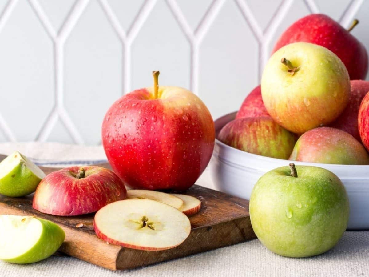 How Many Calories Does An Apple Have?